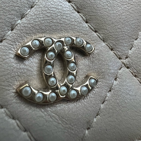 reserved-Chanel Pearl Paris-Hamburg Bag - Picture 3 of 17